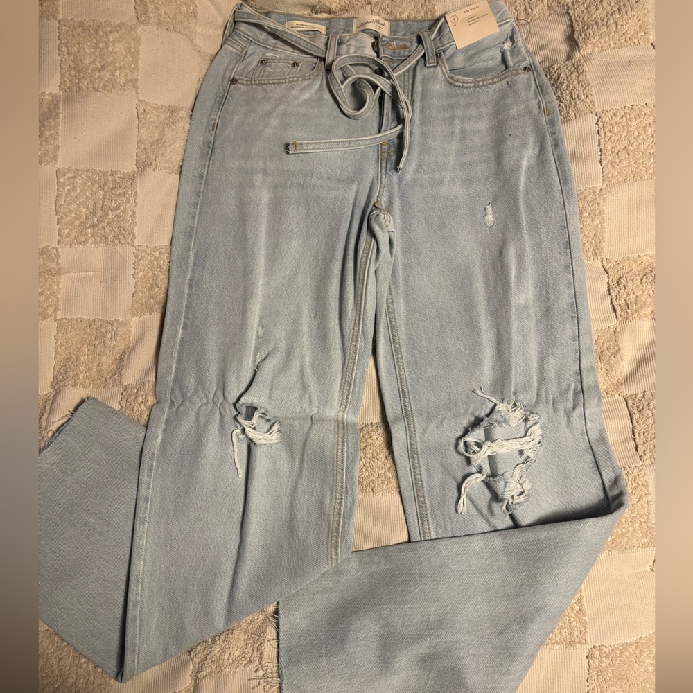 Universal Thread Light Blue Straight Leg Jeans